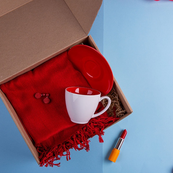 Набор подарочный CHERRYFAIRE: шарф, чайная пара, коробка, стружка, красный, ААА Групп, Наборы с ежедневником, a297-8629